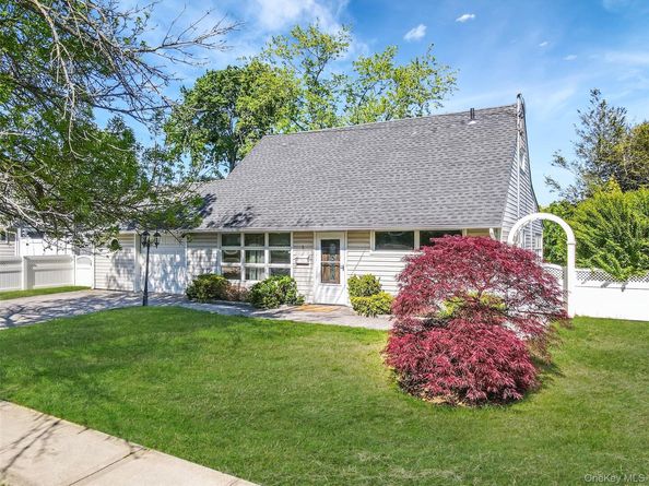 6 Arizona Avenue, Syosset NY 11791