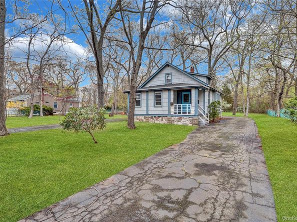 25 N Washington Avenue, Centereach NY 11720