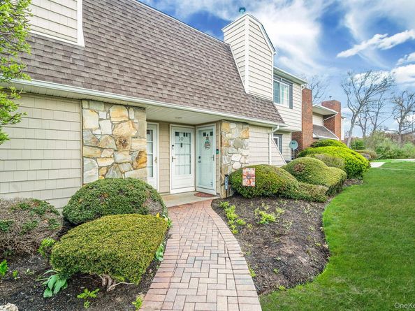 201 Lake Pointe Circle 201, Middle Island NY 11953