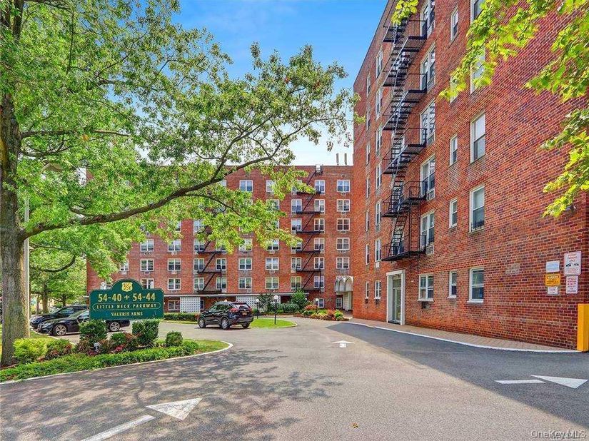 54-40 Little Neck Parkway 4A, Little Neck NY 11362