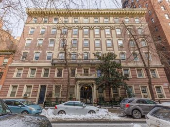 15 E 10th Street