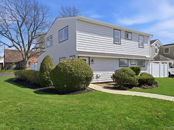 61 Gardiners Avenue, Levittown NY 11756