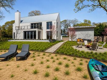 6370 Skunk Lane