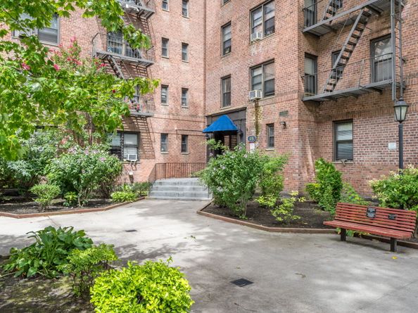 35 Oliver Street 6E, Brooklyn NY 11209