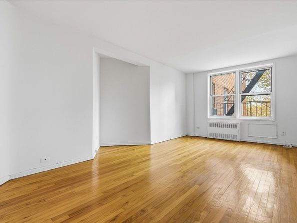 60-11 Broadway 4N, Queens NY 11377