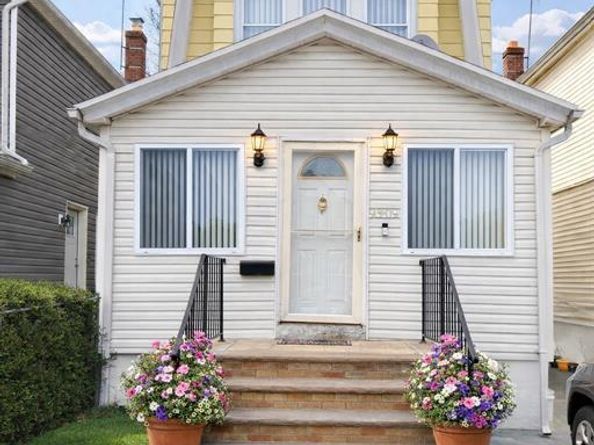 93-09 Vanderveer Street, Queens NY 11428