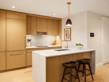 24-01 Queens Plaza N