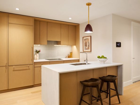 24-01 Queens Plaza N 206, Queens NY 11101