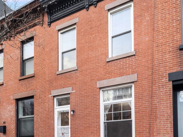323 Carroll Street MultiFamily Townhouse, Brooklyn NY 11231