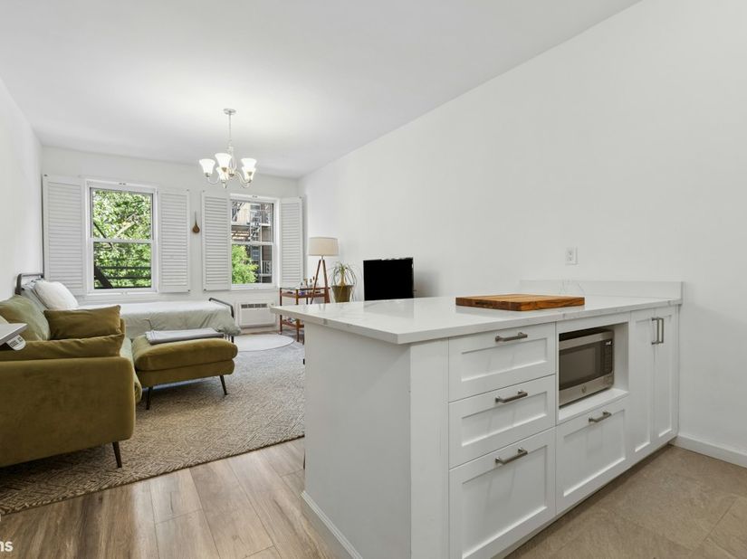 330 East 83rd Street 2G, New York NY 10028