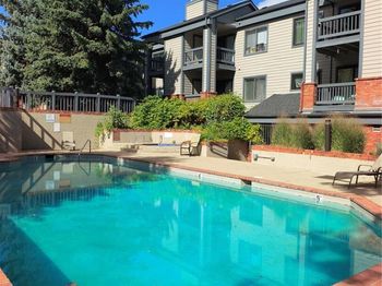 2727 Folsom Street
