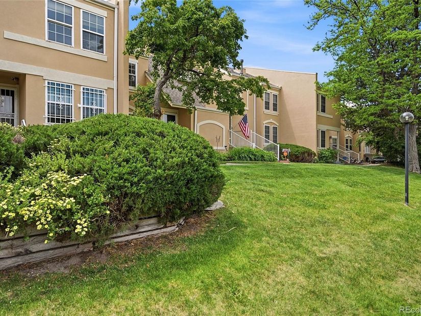 2858 S Vaughn Way, Aurora CO 80014