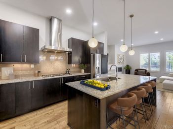 5053 Valentia Street