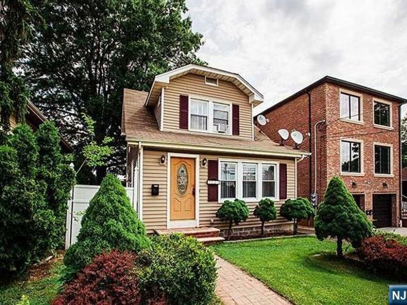 127 E Brinkerhoff Avenue, Palisades Park NJ 07650