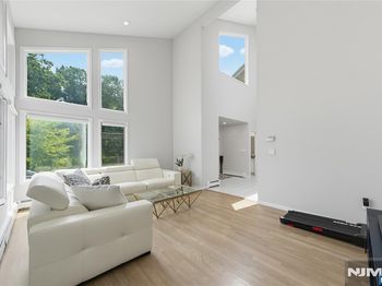 15 Hudson Terrace
