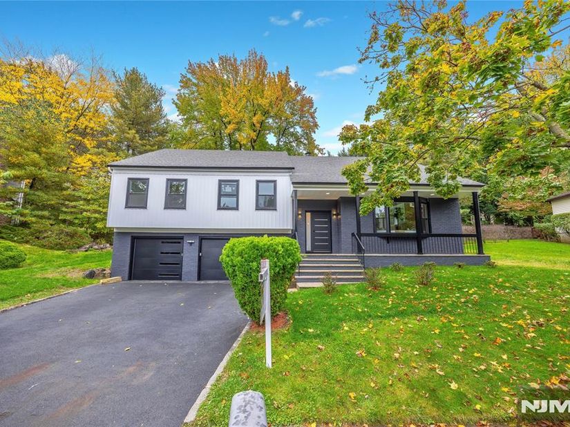 405 Pine Hill Road, Leonia NJ 07605