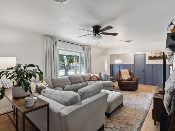 4013  Welch Avenue , Fort Worth Texas 76133