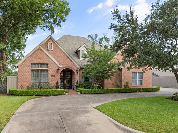 6909  Bal Lake Drive , Fort Worth Texas 76116