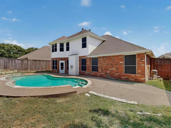 1705  Clover Hill Road , Mansfield Texas 76063