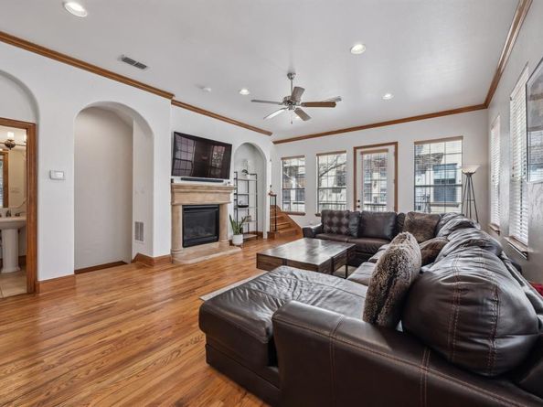 1012  Pavillion Street , Dallas Texas 75204