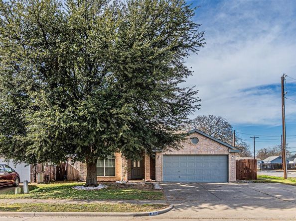 875  Grace Lane , Irving Texas 75061