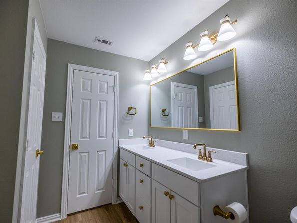 1204  Calico Lane  724, Arlington Texas 76011