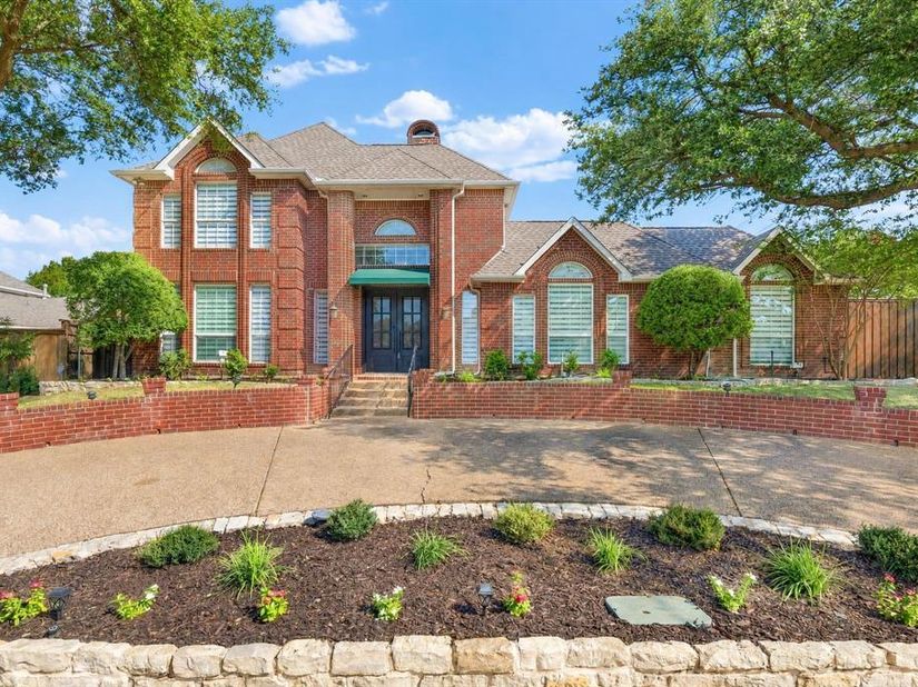 18003  Benchmark Drive , Dallas Texas 75252