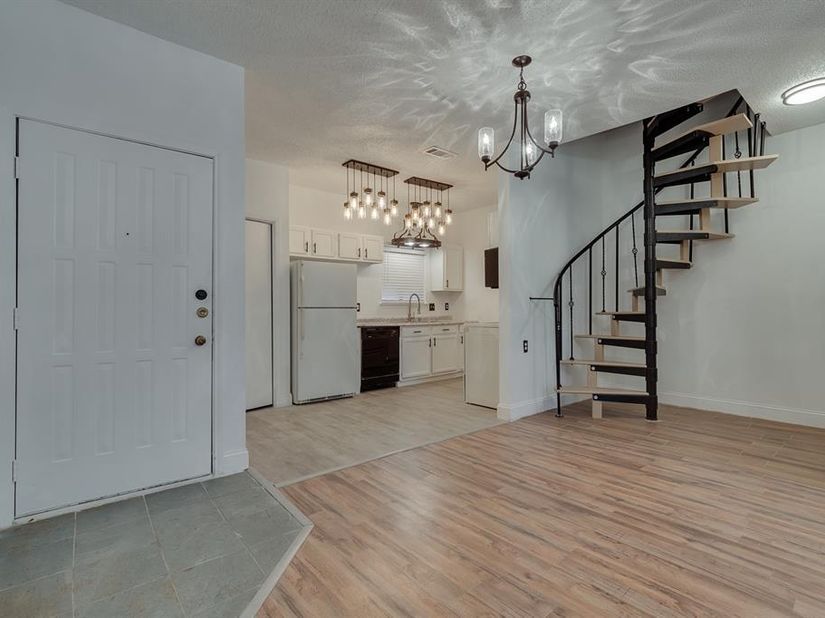 5550  Spring Valley Road  E24, Dallas Texas 75254