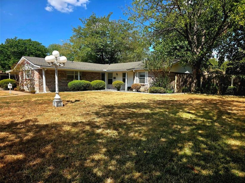 272  Palomino Drive , Saginaw Texas 76179