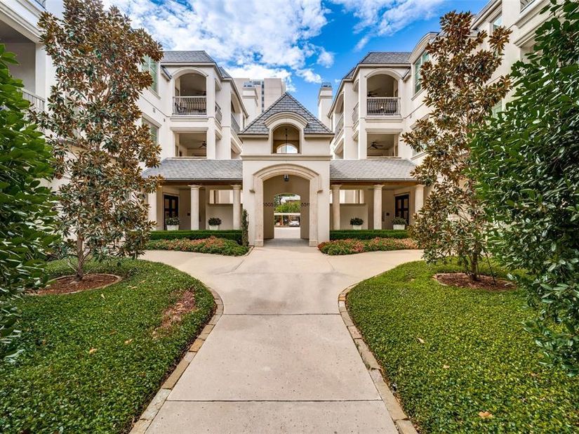 8505  Edgemere Road  202, Dallas Texas 75225
