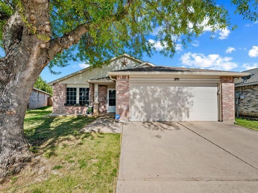8721  Hunters Point Way , Fort Worth Texas 76123