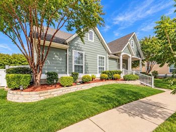 1009  Greenview Lane 