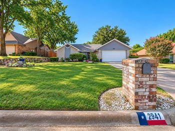 2941  Cresthaven Drive 