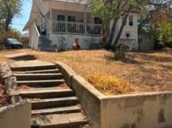 1276 E Magnolia Avenue 