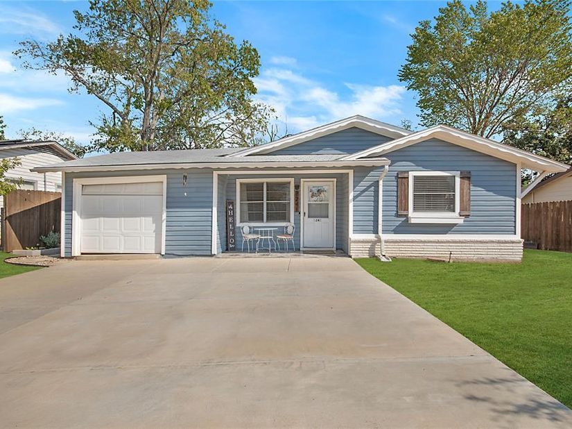 7241  Van Natta Lane , Fort Worth Texas 76112