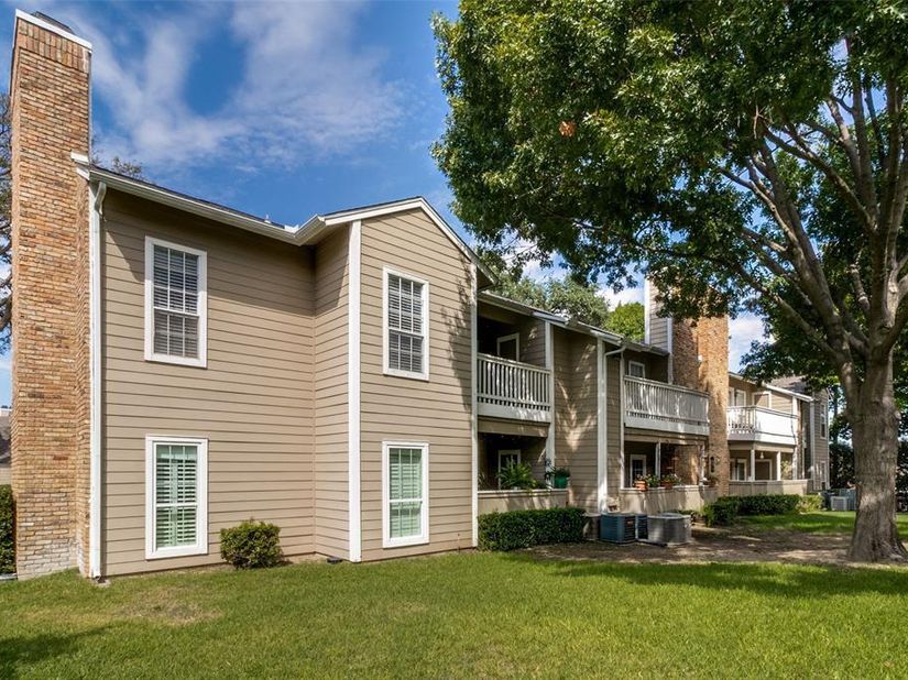 8600  Coppertowne Lane  600, Dallas Texas 75243