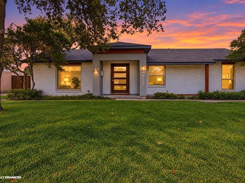 2712  Beechmont Place , Dallas Texas 75228
