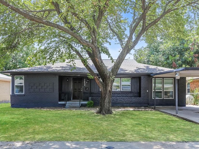 7832  Seydel Street , Dallas Texas 75217