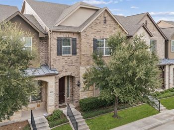 833  Rohan Drive 