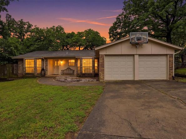 7658  Blue Carriage Court , Fort Worth Texas 76120