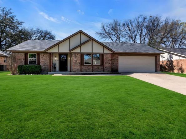 5529  Wood View Street , North Richland Hills Texas 76180