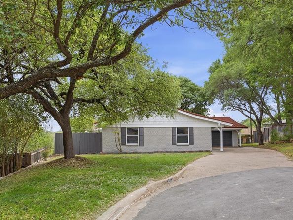8516  La Jolla Court , Benbrook Texas 76116
