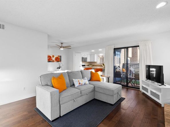 15221  Berry Trail  807, Dallas Texas 75248