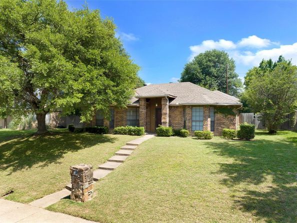 4823  Hollow Ridge Road , Dallas Texas 75227
