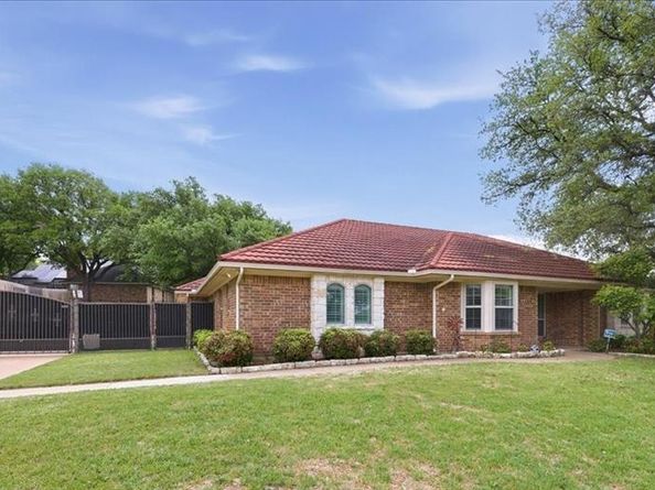 8325  Crosswind Drive , Fort Worth Texas 76179