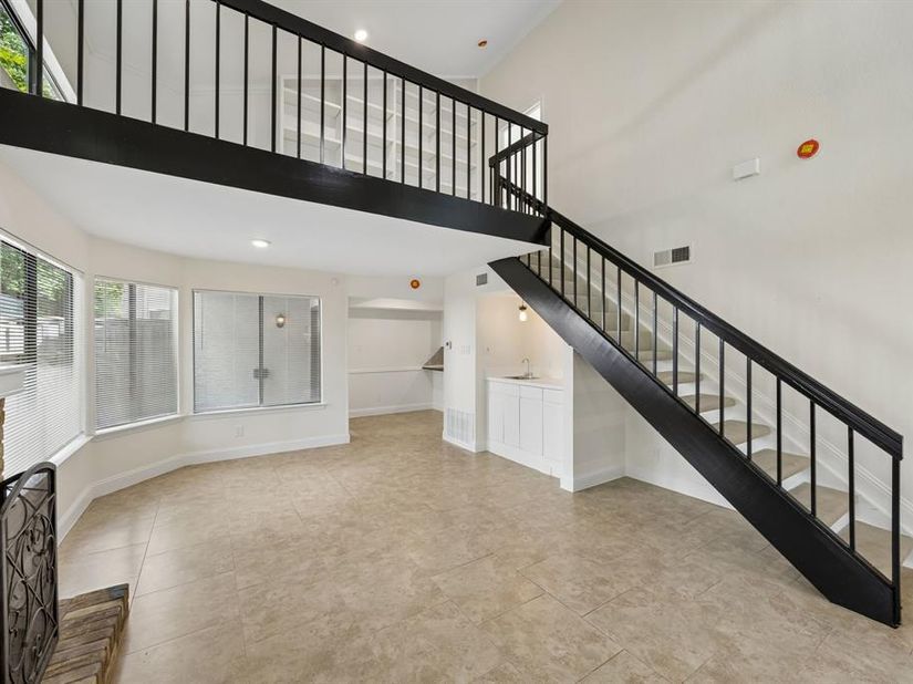 18040  Midway Road  218, Dallas Texas 75287