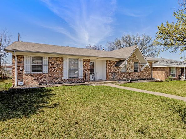 2525  Belhaven Drive , Mesquite Texas 75150