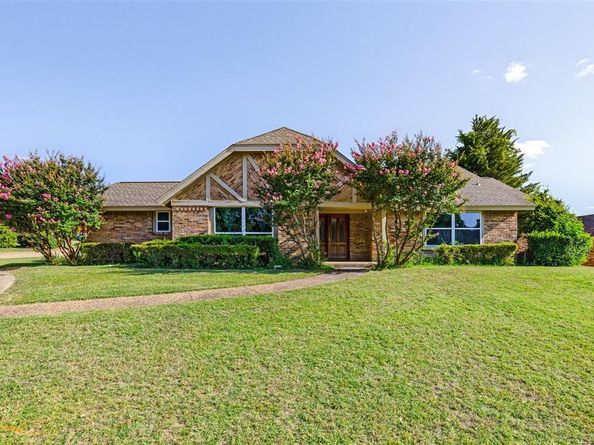 7126  Fernmeadow Circle , Dallas Texas 75248