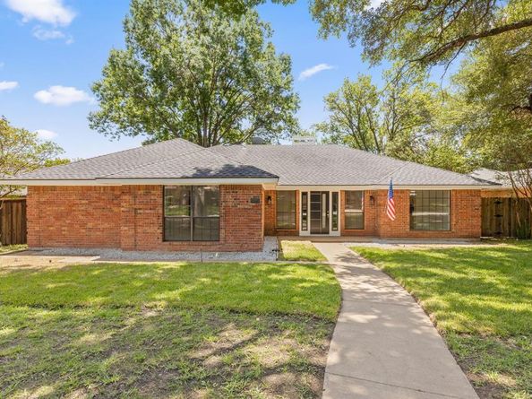 1202  Fawn Ridge Drive , Duncanville Texas 75137