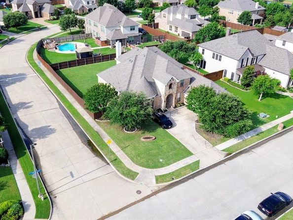 5730  Creek Crossing Lane , Sachse Texas 75048